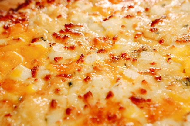 Pizzę z pyszną mieszanką, włoskie jedzenie.