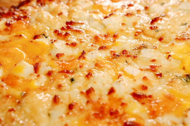 Pizzę z pyszną mieszanką, włoskie jedzenie.