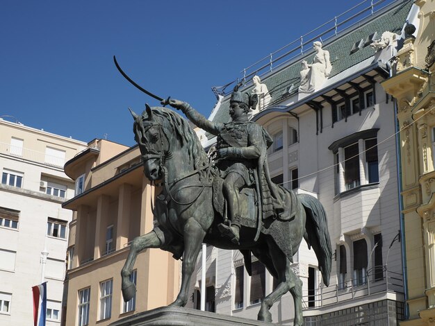 Plac Ban Josipa Jelacica Zagrzeb Chorwacja architektura miasto budynek miejski