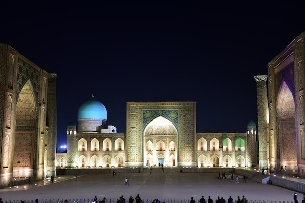 Zdjęcie plac registan w samarkandzie