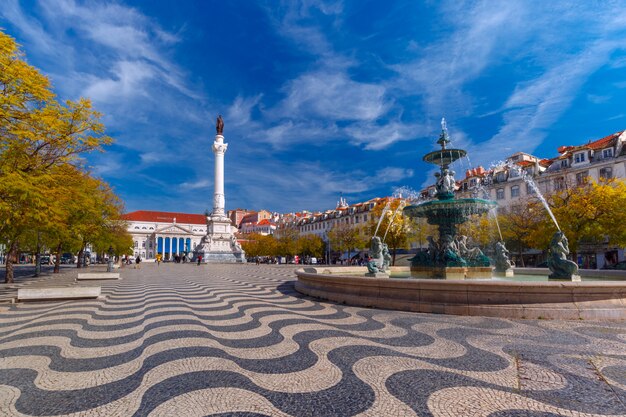 Plac Rossio Z Falistym Wzorem, Lizbona, Portugalia