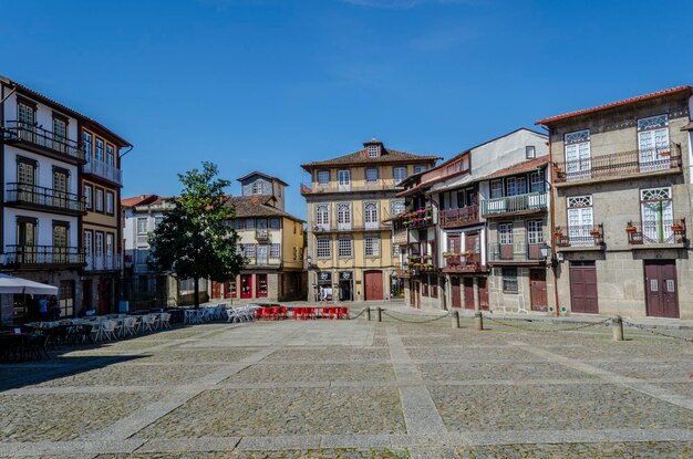 Plac Świętego Tiago to główny plac historycznego centrum Guimaraes