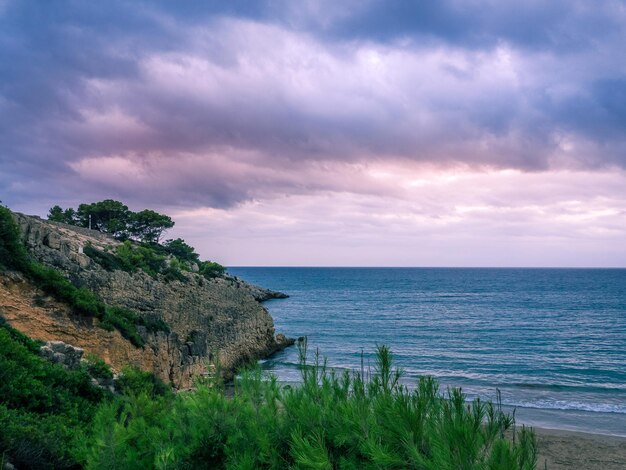 Plaża Cala Penya Tallada Salou w Tarragonie w Katalonii