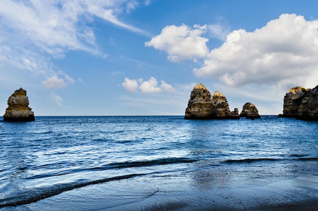 Plaża Don Camilo w Lagos, region Algarve, Portugalia.