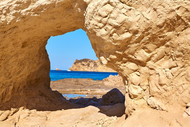 Plaża Javea Xabia Cala Blanca w Alicante w Hiszpanii