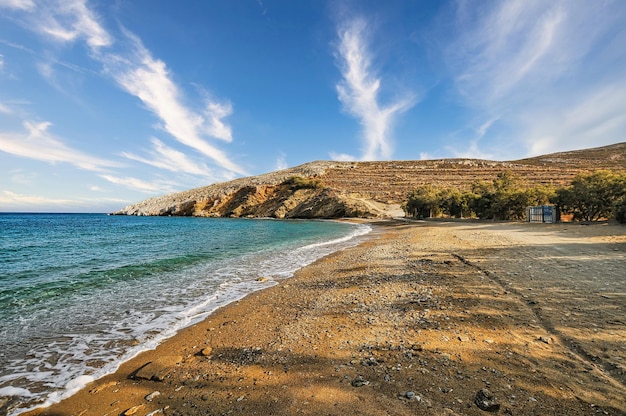 Plaża Livadi na wyspie Folegandros w Grecji