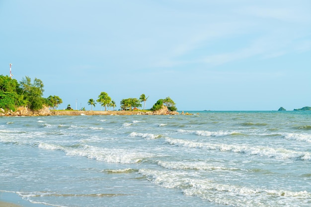 Plaża Mae Rumphueng w Chanthaburi w Tajlandii