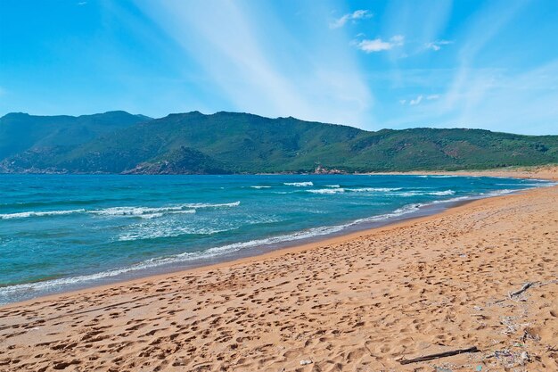 Plaża Porto Ferro w pogodny dzień?