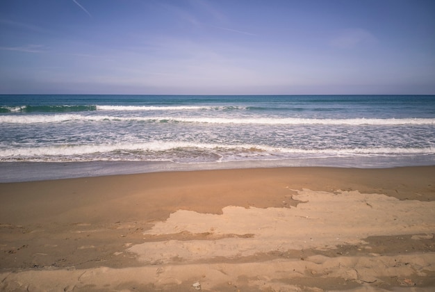 Plaża San Vincenzo w Toskanii (Włochy) nakręcona rano#2