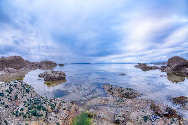 Plaża skalista Illa de Arousa