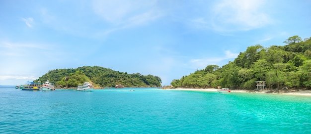 Zdjęcie plażowa sceneria wokoło koh chang tajlandia.