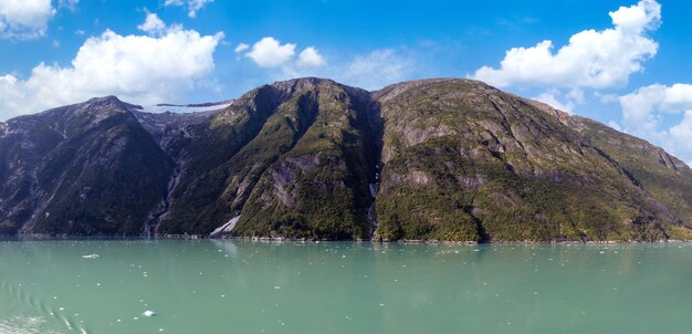 Płyń do Alaski Tracy Arm fjord i lodowiec na malowniczym przejściu z krajobrazami i widokami