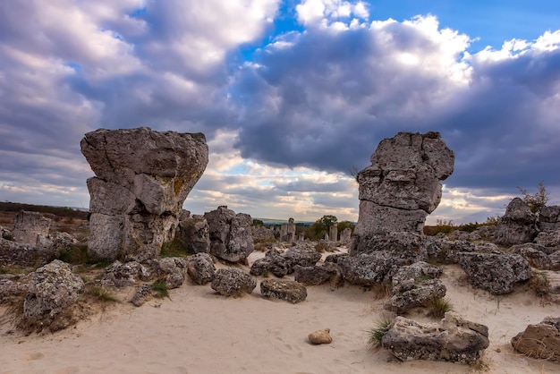 Pobiti Kamani naturalne formacje skalne w prowincji Warna Bułgaria Stojące kamienie