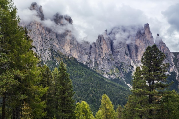 Pochmurny dzień Góry Dolomity