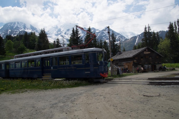 Pociąg tmbxALandscape francuskich Alp
