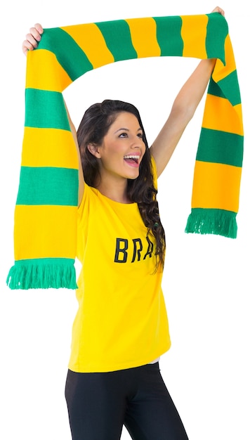 Podekscytowany fan piłki nożnej w brasil tshirt