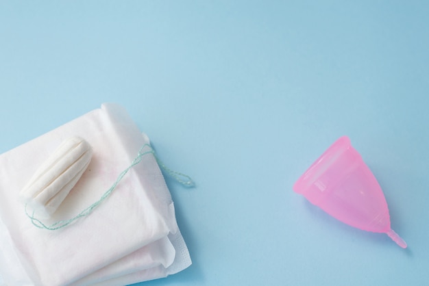 Podkładka, Kubek Menstruacyjny, Tampon Na Niebieskim Tle