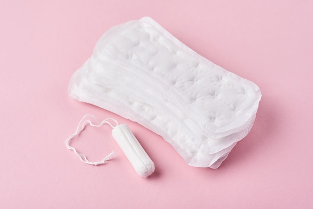 Podpaska higieniczna i tampon menstruacyjny