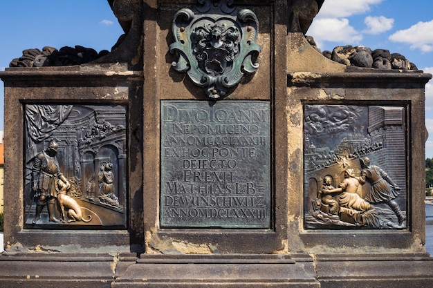 Podstawa pomnika Jana Nepomucena Most Karola Praga