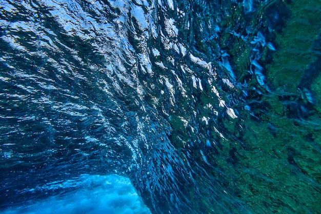 Zdjęcie podwodne ujęcie fali oceanicznej, ocean indyjski