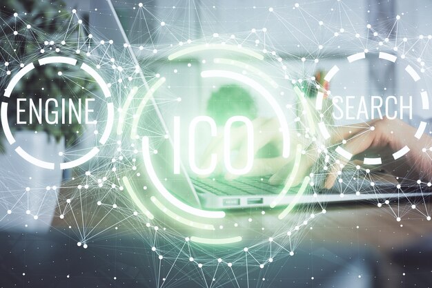 Podwójna ekspozycja kobiecych rąk piszących na komputerze i hologram motywu rynku kryptowalut rysujący koncepcję Blockchain