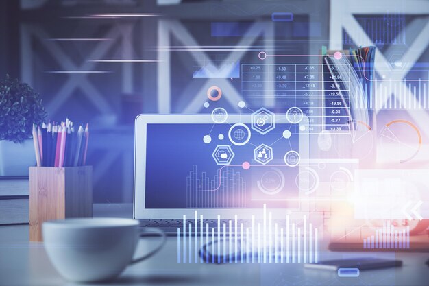 Podwójna ekspozycja pulpitu z komputerem osobistym na tle i rysunek na temat technologii Koncepcja Bigdata