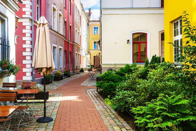 Podwórko w historycznym centrum starego miasta Ryga, Łotwa, kraj bałtycki.