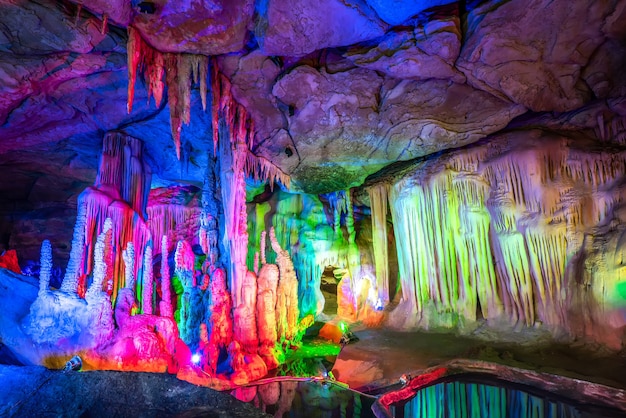Podziemne jaskinie w mieście Xintai w Chinach