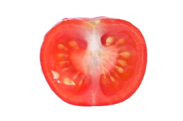 Pokrój pomidora na białym tle