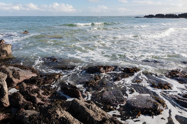 Północna Irlandia Wygląd wybrzeża Oceanu Atlantyckiego Zdjęcia zasobów