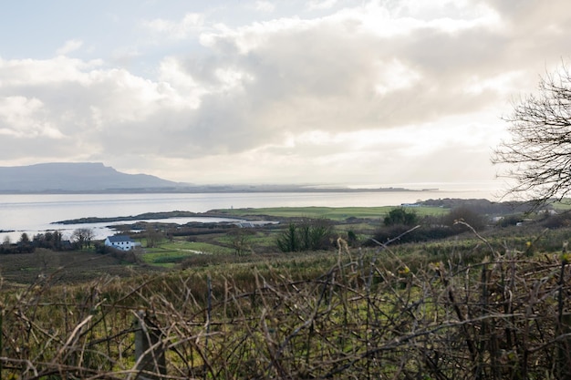 Północna Irlandia Wygląd wybrzeża Oceanu Atlantyckiego Zdjęcia zasobów