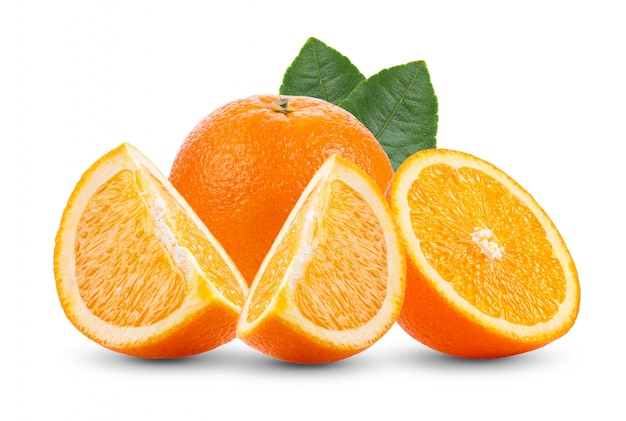 Pomarańczowa Owoc Z Liśćmi Na Biel ścianie.
