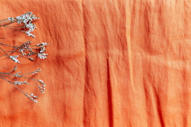 Zdjęcie pomarańczowa tkanina lniana tekstura tło, jesień początku tła