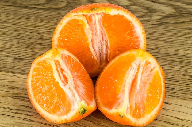 Pomarańczowe mandarynki skórka mandarynki lub plasterek mandarynki Zdjęcia z bliska świeżych owoców cytrusowych