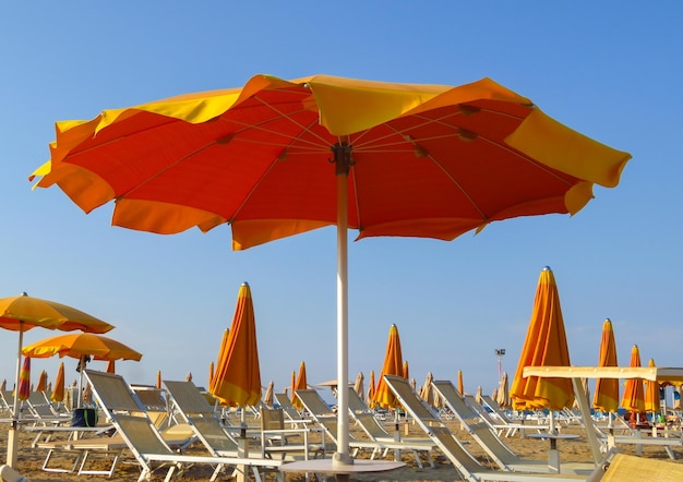 Pomarańczowe parasolki Rimini