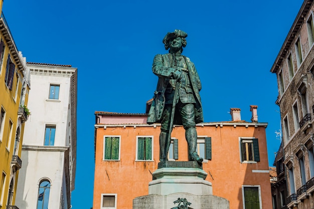 Pomnik Carlo Goldoni w Wenecji, Włochy.