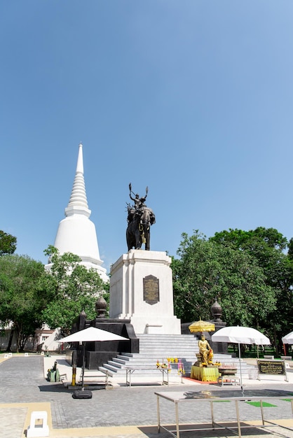 Pomnik Don Chedi w Suphanburi