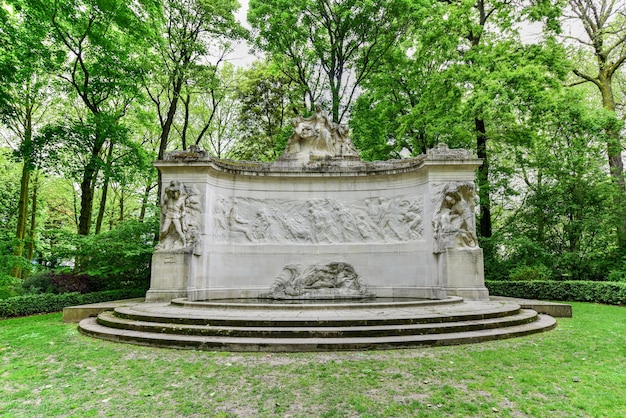 Pomnik poległych w belgijskim wysiłku kolonialnym w Parc du Cinquantenaire w Brukseli, Belgia