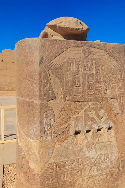 Pomnik Skarabeusza w świątyni Karnak w Luksorze, Egipt