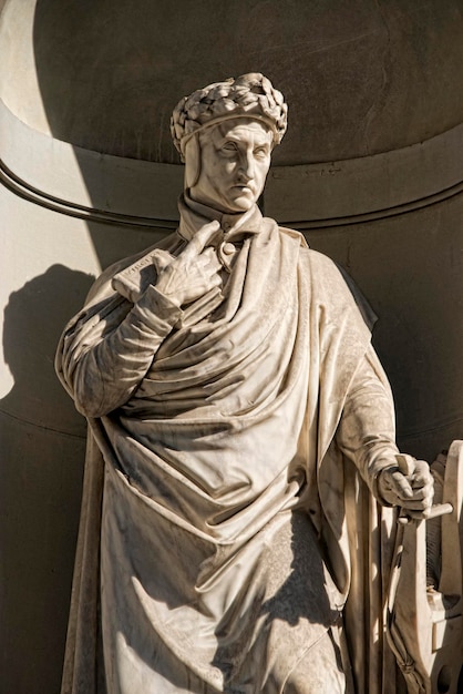 Pomnik Uffizi we Florencji Dante Alighieri