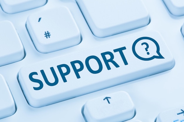 Pomoc online pomoc skontaktuj się z obsługą klienta telefon internet niebieska klawiatura komputerowa