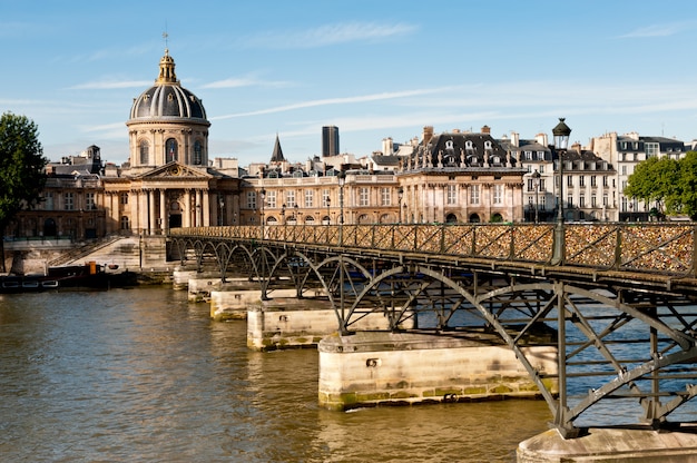 Pont des Arts w Paryżu