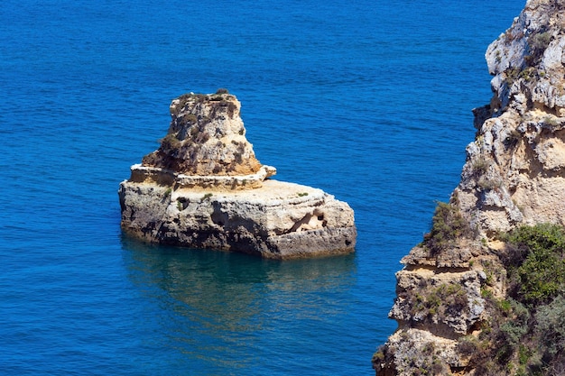 Ponta Da Piedade (grupa Formacji Skalnych Wzdłuż Wybrzeża Miasta Lagos, Algarve, Portugalia).