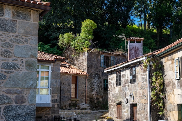 Pontemaceira to wioska przecinająca rzekę Tambre na Camino de Santiago w Galicji w Hiszpanii