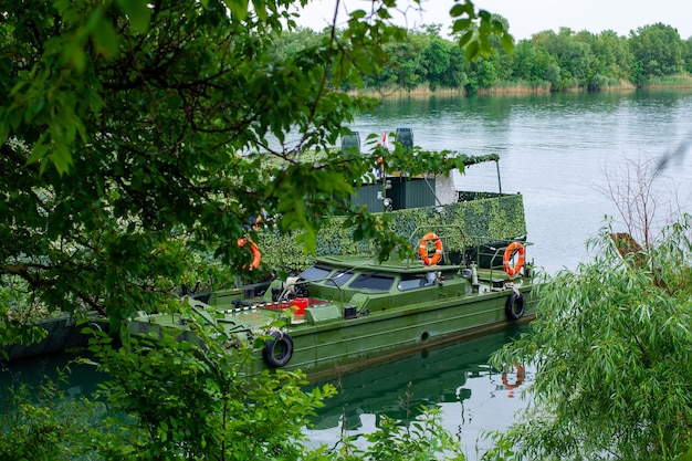 Pontony Wojskowe Na Brzegu Donu Patriotyczny Spływ Promem Wystawa Wojska Marynarki Wojennej