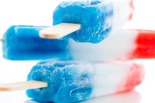 Popsicles W Kolorach Czerwonym, Białym I Niebieskim.