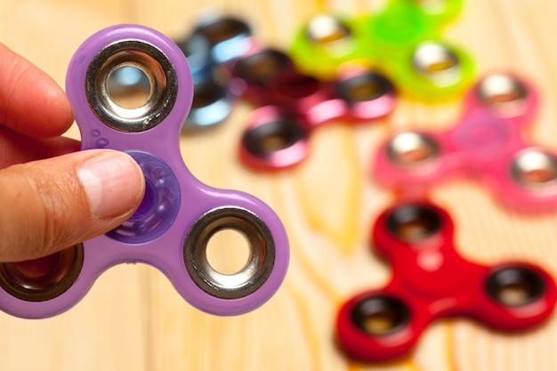 Popularna zabawka Fidget Spinner