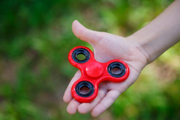 Popularny czerwony plastikowy spinner