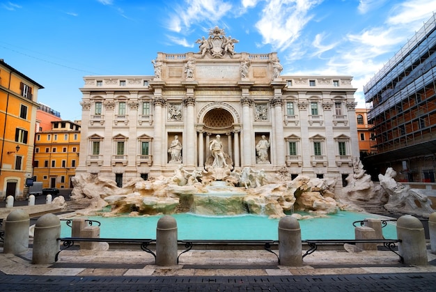 Poranek nad Fontana di Trevi w Rzymie, Włochy