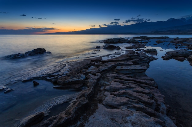 Poranek Nad Górskim Jeziorem Issyk-kul, Kirgistan